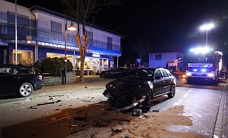 Im Ortskern von Westenholz kommt es zum Frontalzusammenstoß. - Regina Brucksch