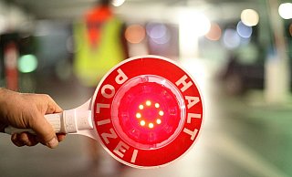 An der Verler Straße sind den Beamten mehrere Verkehrssünder ins Netz gegangen. - Patrick Menzel