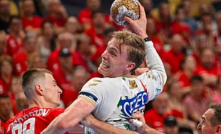 Magdeburgs Gisli Kristjansson im Viertelfinal-Rückspiel in Veszprém. - Tamas Vasvari/MTI/AP/dpa
