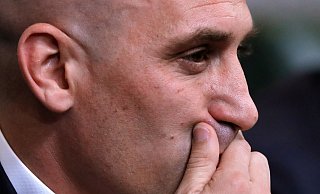 Spaniens Fußball-Chef Luis Rubiales tritt möglicherweise zurück. - Manu Fernandez/AP/dpa
