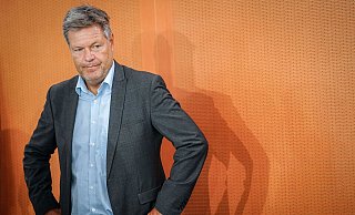 Robert Habeck bezeichnet die Deckungslücke im geplanten Haushalt als «unüblich». - Kay Nietfeld/dpa