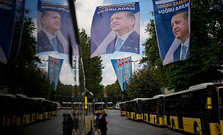 Wahlbanner des türkischen Präsidenten Erdogan in Istanbul. - Francisco Seco/AP/dpa
