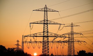 Stromkunden können mit Entlastung bei Netzentgelten rechnen (Archivbild). - Julian Stratenschulte/dpa