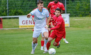 Alessio Giorgio (r.) war mit zwei Toren maßgeblich am wichtigen VfL-Sieg über SVKT Minden beteiligt. - Andreas Zobe