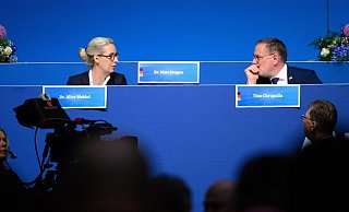 Die AfD-Bundesvorsitzenden Alice Weidel und Tino Chrupalla beim Bundesparteitag der AfD in der Grugahalle in Essen. - Bernd von Jutrczenka/dpa
