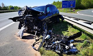Der Fahrer musste ins Klinikum Herford gebracht werden. - Feuerwehr Herford