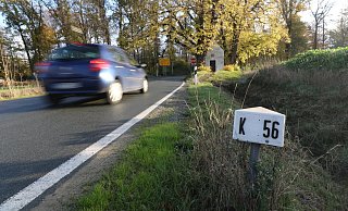 Kreisstraße 56: Im Abschnitt zwischen Amelunxen und der Kreuzung zur Bundesstraße 83 soll gebaut werden. Das Projekt ist von 2020 auf 2021 verschoben worden. - Simone Flörke