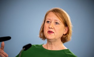 5000 Stellen zur Abwicklung der Kindergrundsicherung geplant: «Das zusätzliche Personal bedeutet eine Bürokratieentlastung für die Bürger», bekräftigt Bundesfamilienministerin Lisa Paus. - Michael Kappeler/dpa