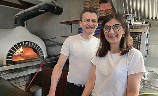 Michela Caliandro und Lebensgefährte Krunoslav Karalic wollen noch bis zum Ende des Jahres für ihre Gäste in der Pizzeria Alfano im Kreis Gütersloh da sein. - Silke Derkum-Homburg
