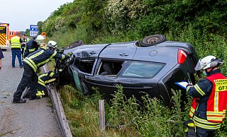 Die Feuerwehr hatte im wahrsten Sinne des Wortes alle Hände voll zutun. - Feuerwehr Porta/Michael Horst