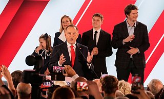 Der rechtskonservative Bewerber Nawrocki hat mit knapp 51 Prozent gesiegt. - Czarek Sokolowski/AP/dpa