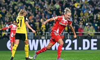 Doppel-Torschützin gegen den BVB: Bayern-Spielerin Pernille Harder - Federico Gambarini/dpa