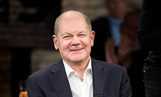 In der Talkshow «3nach9» lobt Bundeskanzler Olaf Scholz die Arbeit der Ampel-Koalition. - Sina Schuldt/dpa