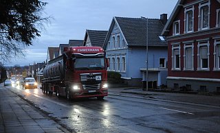Die Anwohner der Haller Straße beklagen seit dem Lückenschluss der A33 noch mehr Fahrzeuge als bisher - vor allem schwere Lkw. Eine Verkehrszählung soll nun Klarheit über die genaue Verkehrsbelastung der Landesstraße bringen. - Anja Hanneforth