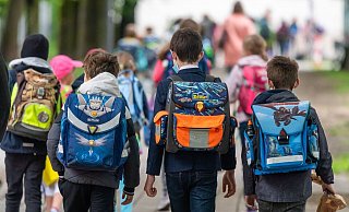 Im Streit um die geplante Kindergrundsicherung fordert der Deutsche Städtetag mehr Tempo. - Peter Kneffel/dpa