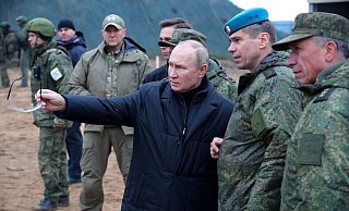 Russlands Präsident Wladimir Putin besucht ein militärisches Ausbildungszentrums für Reservisten in der Region Rjasan. - Mikhail Klimentyev/Pool Sputnik Kremlin/AP/dpa