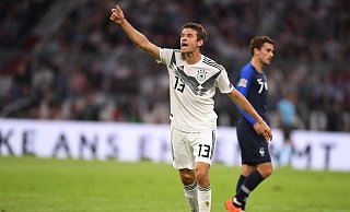 Thomas Müller wird bei der EM die Nummer 25 statt der 13 auf dem Trikot tragen. - Foto: Marius Becker/dpa