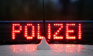 In Lindhorst ist die Polizei im Einsatz. (Symbolbild) - Soeren Stache/dpa