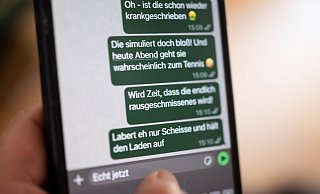 Im Netz und im realen Leben - oft am Arbeitsplatz - wird laut Studie zunehmend schikaniert, diffamiert, beleidigt. (Symbolbild) - Marijan Murat/dpa