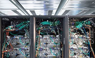 Ein Hochleistungscomputerin Stuttgart. In Russland ist die einst aufstrebende Digitalbranche seit dem Angriff auf die Ukraine spürbar eingebrochen. - Sebastian Gollnow/dpa
