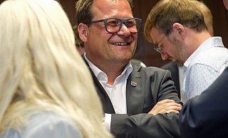 Bürgermeister Lars Bökenkröger hält seine Mitbewerber deutlich auf Distanz. Im ersten Durchgang sichert er sich die zweite Amtszeit. - Thorsten Gödecker