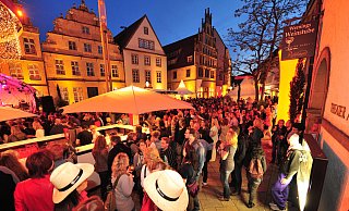 Fünf Tage, 180 Live-Acts und 1,5 Kilometer Feiermeile: Der Leinewebermarkt im XXL-Format. - Bielefeld Marketing GmbH