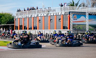Die Spieler des SC Paderborn gaben am Freitag ausnahmsweise mal nicht auf dem Trainingsplatz, sondern auf der Kartbahn des "Circuito de San Javier" fleißig Gas. - Besim Mazhiqi