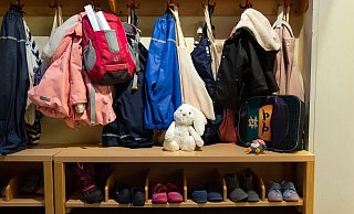 Wegen sinkender Geburtenzahlen geht die Zahl der Kita-Kinder zurück. (Symbolbild) - Friso Gentsch/dpa