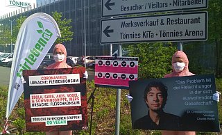 Lediglich zwei Teilnehmerinnen waren für die Kundgebung zugelassen. - Rainer Stephan Lediglich zwei Teilnehmerinnen waren für die Kundgebung zugelassen. - Rainer Stephan