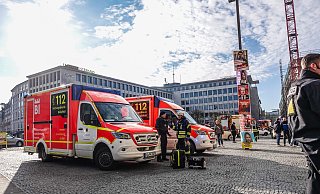 Die Einsatzkräfte eilten am Sonntagvormittag zum Bielefelder Hauptbahnhof. - Paul Brinkmann
