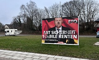 Die hilflosen Abbilder von Politikerinnen und Politiker müssen im Wahlkampf einiges aushalten. Wer Plakate beschädigt, muss aber ebenfalls mit empfindlichen Strafen rechnen. - Seda Hagemann