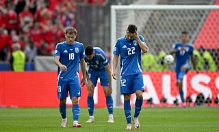 Die Italiener spielten schwach und schieden aus. - Robert Michael/dpa