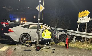 Bei einem Unfall in Kirchlengern wurden am Donnerstag, den 02. Januar fünf Personen verletzt. Die 30-jährige Fahrerin eines VW Polo erlitt dabei lebensgefährliche Verletzungen. - Paul Brinkmann