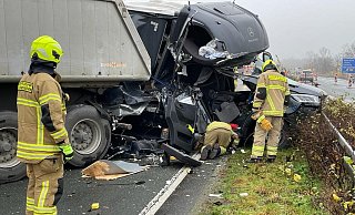 Zwischen Elsen und Paderborn-Zentrum sind drei Lkw ineinander gekracht. - Ralph Meyer