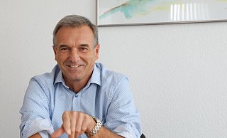 Auch nach 16 Jahren im Amt will Burkhard Deppe weiterhin die Ärmel für Bad Driburg aufkrempeln. - Simone Flörke