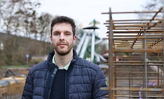Auch in der Winterzeit gibt es im Potts Park eine Menge zu tun, berichtet Betriebsleiter Patrick Pott. Der 24-Jährige ist in das Familienunternehmen eingestiegen und will irgendwann in die Fußstapfen von Vater und Geschäftsführer Henrik Pott treten. - Alex Lehn