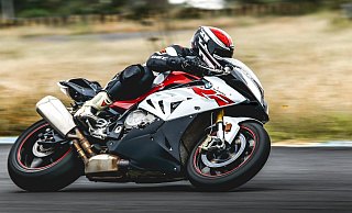 Gerade beim Motorradfahren liegen Fahrspaß und Risiko oft nahe beieinander. - V. Sundaramoorthy/Unsplash