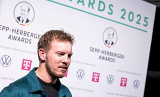Bundestrainer Julian Nagelsmann bei der Verleihung der Sepp-Herberger-Awards. - Michael Matthey/dpa