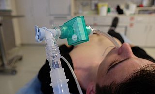 Der medizinische und pflegerische Aufwand bei Covid-19-Patienten ist höher. - (Symbolbild): Pixabay