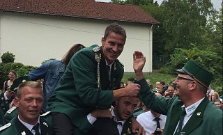 Daniel Kalbhen ist der neue Schützenkönig in Husen. - Schützen Husen