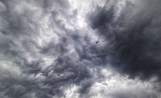 Der DWD warnte auch für den Kreis Gütersloh am Samstag vor möglichem Unwetter, das sehr lokal auftreten könnte. - picture alliance / Pacific Press / Symbolbild