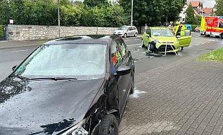 Auf der Warburger Straße kollidierte ein Ford Fiesta mit einem VW Polo. Beide Fahrerinnen wurden dabei verletzt. - Ralph Meyer