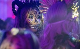 Verkleidungen sind bei den Halloween-Party im Kreis Gütersloh ausdrücklich erwünscht. Einige Veranstalter locken sogar mit Kostüm-Wettbewerben. - Symbolfoto/AFP