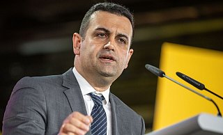 «Eine solide Finanzpolitik bedeutet keine Steuererhöhungen. Und eine solide Finanzpolitik bedeutet die Einhaltung der Schuldenbremse», sagt FDP-Generalsekretär Bijan Djir-Sarai. - Michael Kappeler/dpa/Archiv