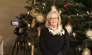 Presbyterin Anja Blume spricht die Fürbitten in der Weihnachtsgottesdienstaufzeichnung. - Ulf Hanke