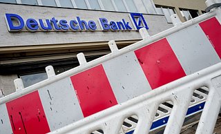 Deutsche Bank zieht Konsequenzen aus dem Umgang des Verbandes Familienunternehmer mit der AfD: Der Verband darf Räumlichkeiten der Bank in Berlin nicht mehr für seine Veranstaltungen nutzen. (Symbolbild) - picture alliance / dpa