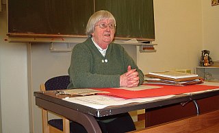 Anne Schäfers lebte in Menne und unterrichtete mehr als drei Jahrzehnte die Kinder in Großeneder. Mit Kindern und Interessierten ging sie in ihrem Heimatmuseum gern auf Zeitreise. - Privat
