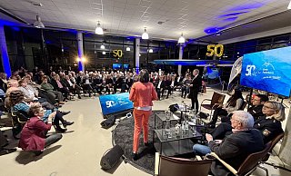 Viele geladene Gäste aus Wirtschaft, Politik, Kirche und verschiedenen Institutionen sind der Einladung des Kreises Paderborn gefolgt. - Jens Reddeker