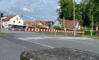 Seit dem14. April 2025 ist der Bahnübergang an der Husarenstraße im Paderborner Stadteil Schloß Neuhaus für den Straßenverkehr gesperrt. (Archivbild) - Rajkumar Mukherjee Seit dem14. April 2025 ist der Bahnübergang an der Husarenstraße im Paderborner Stadteil Schloß Neuhaus für den Straßenverkehr gesperrt. (Archivbild) - Rajkumar Mukherjee