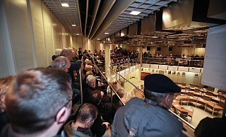 Blick von der Tribüne in den Ratssaal. - www.gerald-dunkel.de